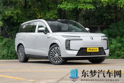 新手也能开大车！腾势 N8L 458 米转弯半径 + 安全兜底-3