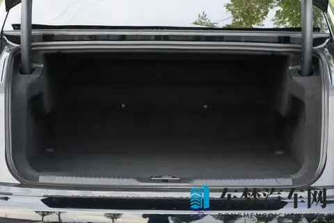 直降 9 万后怎么选？2025 款红旗 H9 全配置拆解 + 实用选车指南-1