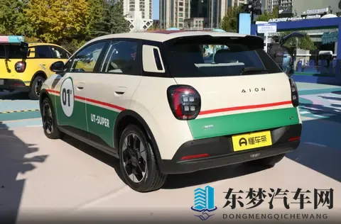 又一款新车上市，续航500km，99秒换电，499万起-1