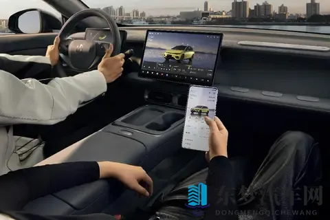 零跑Lafa5正式预售，1058万起，年轻人的第一台“纯电钢炮”？-3