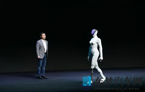 小鹏与特斯拉同发机器人跳舞视频，网友居然双标明显？-2