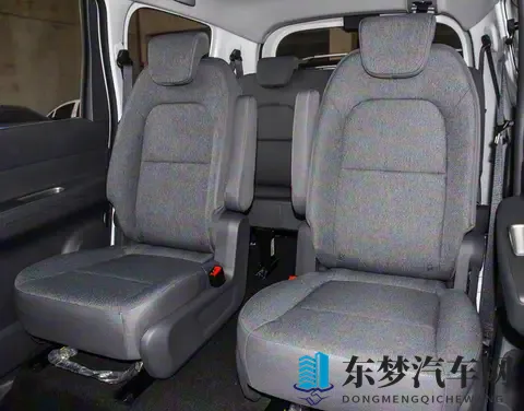 新款五菱宏光家族上市，还能再续“神车”传奇吗？-3