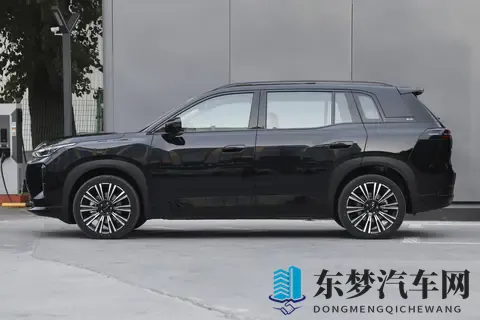 广汽埃安AION i60：内饰舒适，配置丰富，家用SUV新选择-2