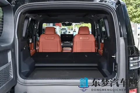 比亚迪又上新车！不到18万起，全家出游轻松搞定，家用真香-1