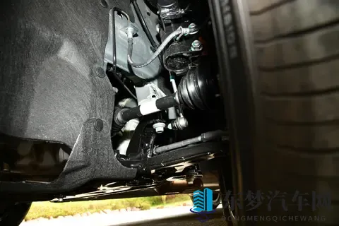 15万买磁悬浮豪华七座SUV，20T+8AT，家用太香了-2