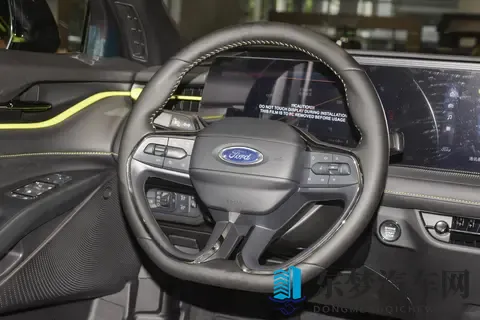 试驾福特蒙迪欧:20T 豪华型 15 万内拿下,运动版 5 秒破百还省油-3