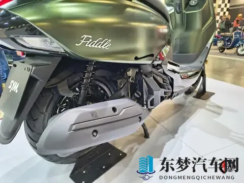 全LED灯组+双通道ABS，2026款三阳SYM Fiddle125复古踏板亮相米兰-2