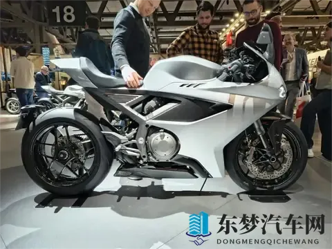 诺顿复活首发之作！曼岛TT传奇后裔Manx R实力几何？-2