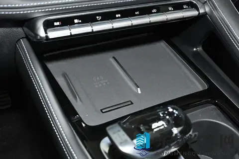 卷疯了！星瑞东方曜：10 万价，B 级空间 + 高通 8155