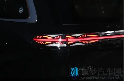 标配四轮独悬，可选后驱_四驱，奇瑞风云T11实力怎样？-2