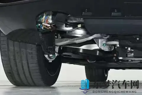 从一个人开到一家六口坐,腾势N8L DM让我们家出行变舒服了-1