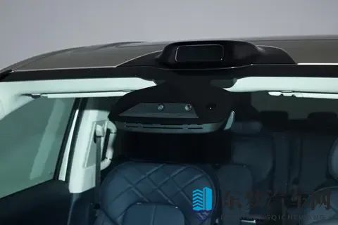 续航1530公里，后排带加热，26款岚图梦想家PHEV适合家用吗？-3