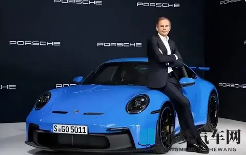 售价跌破40万！保时捷为傲慢付出代价，国产电动车一举逆袭！-1