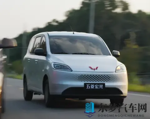 新款五菱宏光家族上市，还能再续“神车”传奇吗？-1