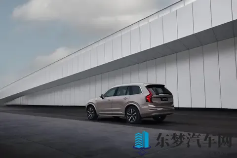 秋游搭子已就位!能打又贴心,沃尔沃全新XC90申请入队-1