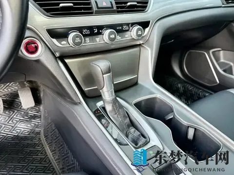 三年准新一手雅阁，10万出头，家用代步不二之选？-2