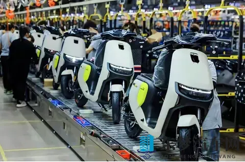 《CCC公告搅动电动车市场：42亿车主看洗牌》-2