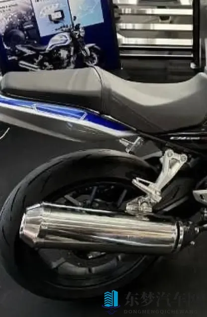 本田CB500SF到店实拍 4万级带电子离合 国产500级街车迎最强对手-1