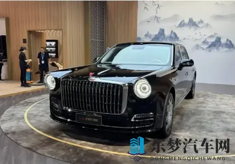 做妓奶头被客人玩得又大：沦为妓女乳头被客户肆意玩弄至膨胀-2