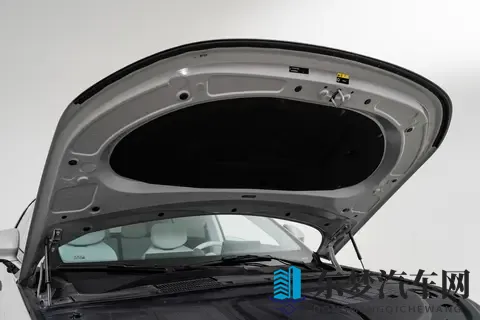 2025款星纪元ET：豪华安全大五座，能否赢得家庭用户芳心？-1