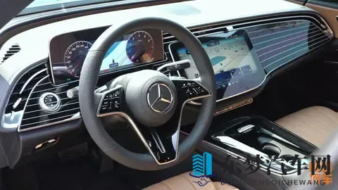 BBA不行了?在国产新能源多轮围剿下,为何唯独奔驰E级还能坚挺?-2