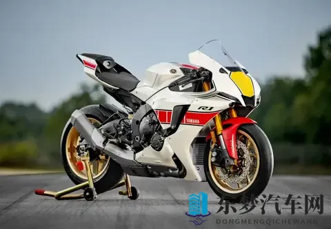 太离谱，雅马哈60周年纪念款才上市2年，70th版本就来了？-2