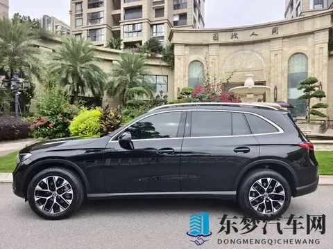准新一手奔驰GLC:9千公里,30万拿下,豪华SUV轻松开回家!-2