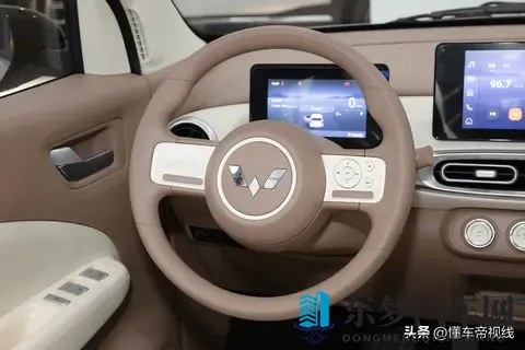 新车｜售558万元_续航301公里，五菱宏光MINIEV四门版新车型上市-1