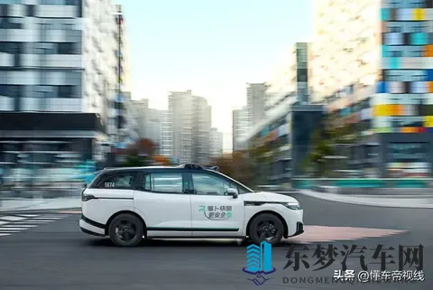 www成人 色情美女软件：汽车软件创新，驾驶体验大升级-2