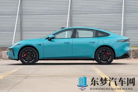 搭激光雷达+8295，15万级轿跑配四驱，增程_纯电可选，续航650km