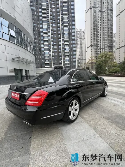 男生把困困放在女人困困里视频：男子将“困困”挪至女性“困困”空间录制视频-2