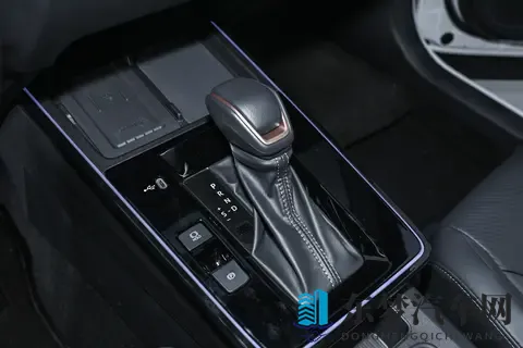 2026 款丰田锋兰达：车型配置解析与性价比推荐-3