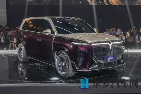 岚图泰山内饰图发布，智能配置更丰富，将于11月内上市-1