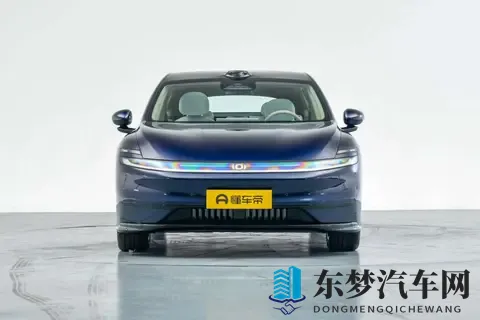 岚图泰山上市 3799万起售掀翻大六座旗舰SUV市场-1