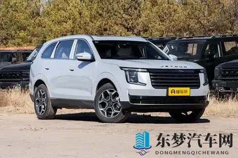 奇瑞又出新宠！15T爆184马力，这台SUV真的适合家用吗？-2