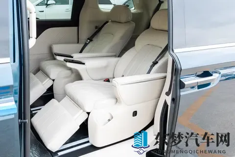 26款岚图梦想家乾崑Pro版，豪华MPV的舒适与智能体验-2