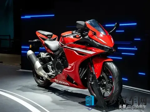 本田2026款携E-Clutch电控离合亮相,CB500四缸版明年入华?-1