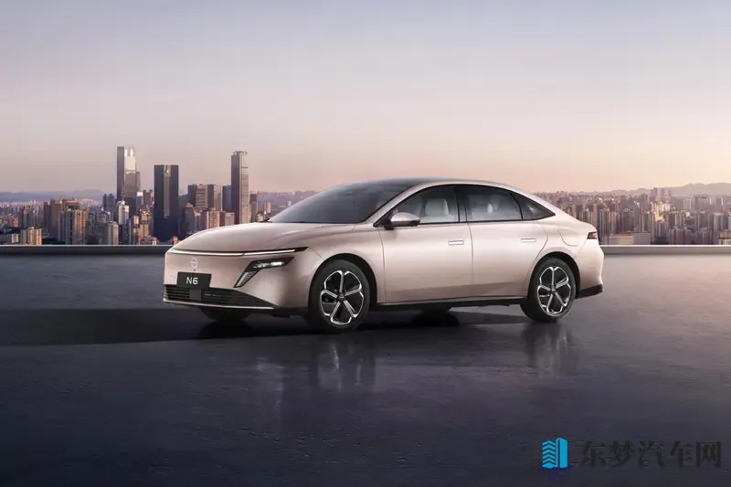 日产N6携180km纯电续航+质保，硬刚秦L_银河A7