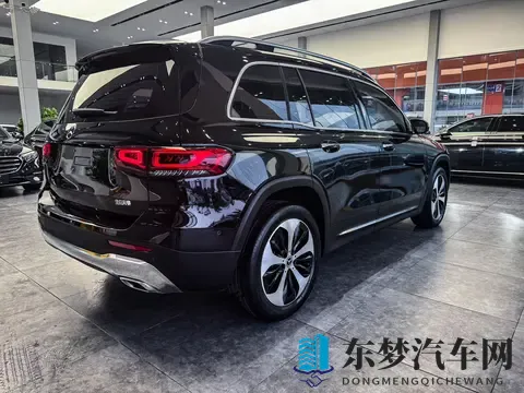 EvelynLinVS黑人巨大：EvelynLin与黑人竞技，较量激烈