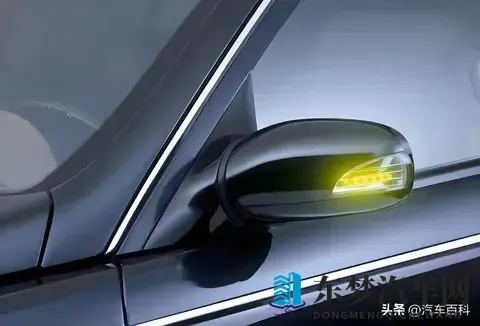 开车不打转向灯，28%事故因它起，新规罚到肉疼！