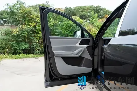 6座+防晕车，这台插混SUV真的是为家庭量身打造的吗？-3