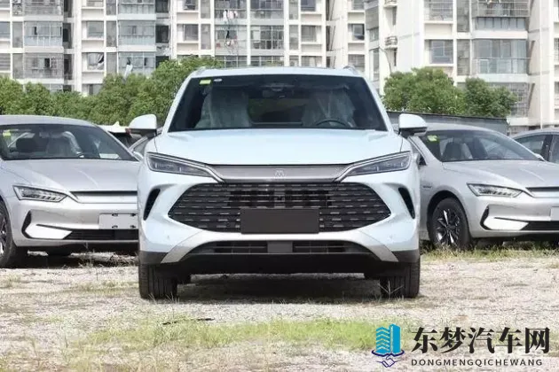 迪丽热巴  喷水好爽：迪丽热巴挑战喷水，爽快体验引关注-1