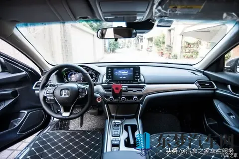 乌兰图雅的pb多大：歌手乌兰图雅身高测量结果是多少？-3