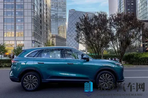 限时929万起，第五代奇瑞瑞虎8上市！两套前脸_内饰造型，配大屏-3