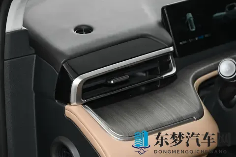 试驾广汽埃安i60增程版:解决增程车三大痛点,价格亲民-3