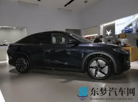 又一国产新能源，轴距2915mm，搭载华为双电机+宁德时代电池-2