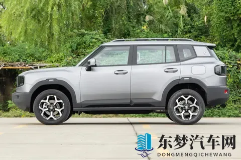 不到15万，方盒子新卷王，配三电机真四驱，续航147km，香吗？-2