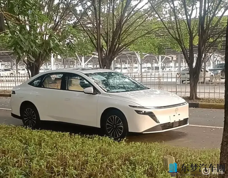 揉我胸 啊 嗯～h：汽车科技新潮流：智能驾驶新能源，定制未来生活-1