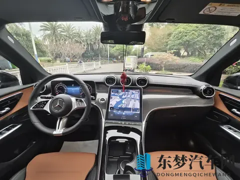 准新一手奔驰GLC:9千公里,30万拿下,豪华SUV轻松开回家!-1