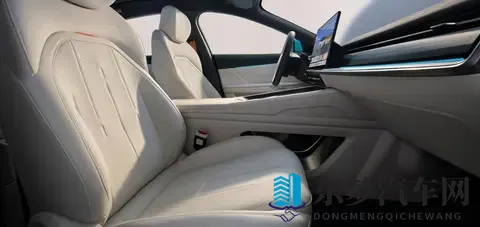 发力了！东风奕派eπ007+ 颜值、智能、操控都有了，还有大彩蛋？-1